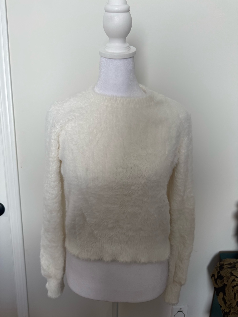 Aritzia Sunday Best Kitten Sweater - Picture 2 of 9